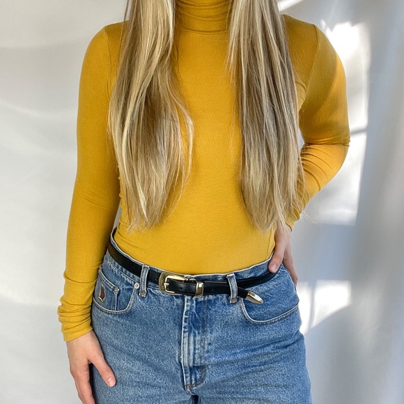 Aritzia Wilfred Only Turtleneck - Picture 5 of 6